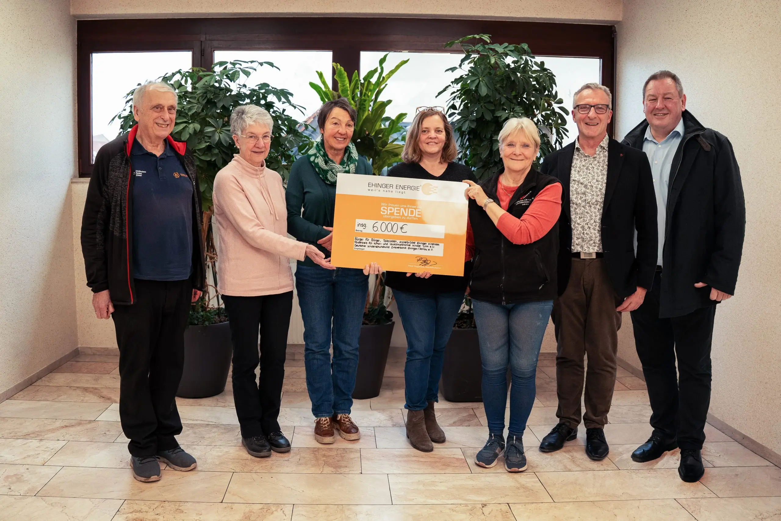Gruppenbild Spendenuebergabe EHINGER ENERGIE 2024 scaled